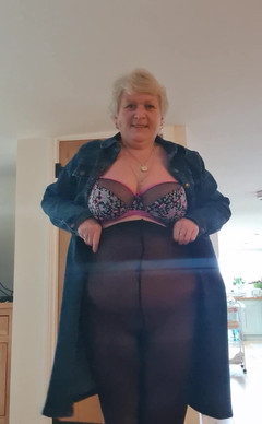 Uk Joolz: ¡Un vestido de mezclilla muy atrevido! ¡Uno para un viaje travieso...