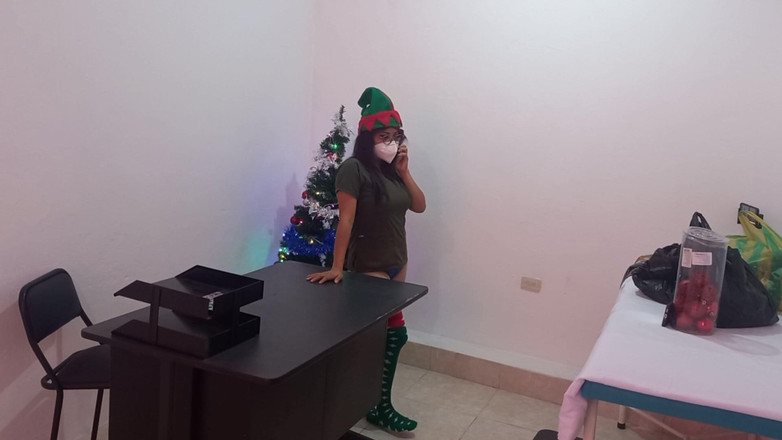 Martin13: Enfermera latina tiene una super navidad llena de pasión y...