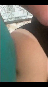 Milfycalla sempre foi uma mulher independente, mas neste dia em particular, ela se viu perdida na cidade movimentada