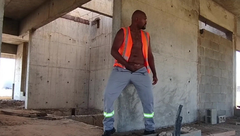 TheBlacKHunterr: Selepas kerja saya singgah di tapak pembinaan untuk merangkap