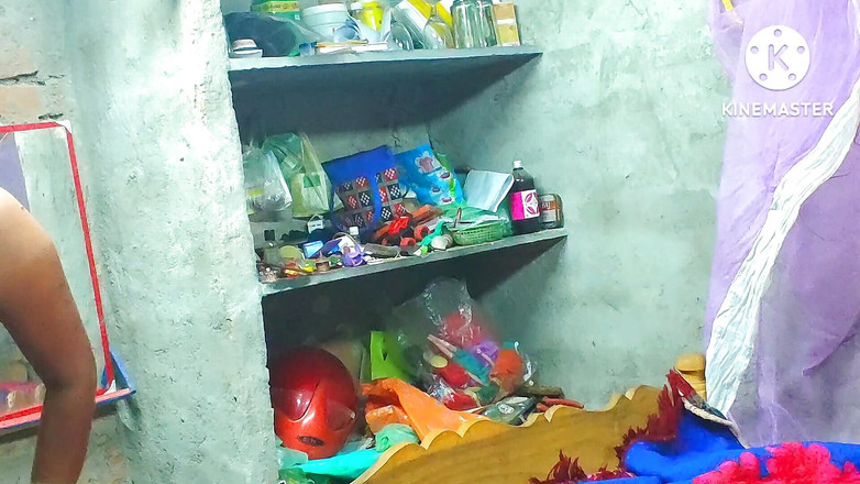 Priyanka xxx: Můj nevlastní synovec si vsunul jeho penis do mé kundičky