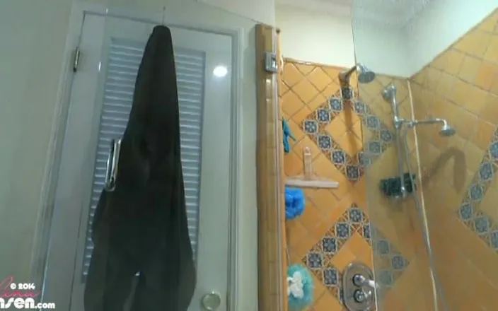 Jelena Jensen: Jelana Jensen Shower Masturbation