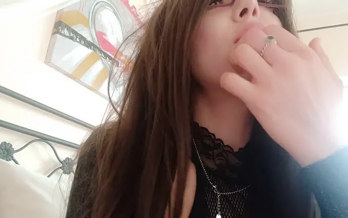 savannahamatoriale: Nasal Cleansing Is Just Too Sensual if Lavinia Is Doing...