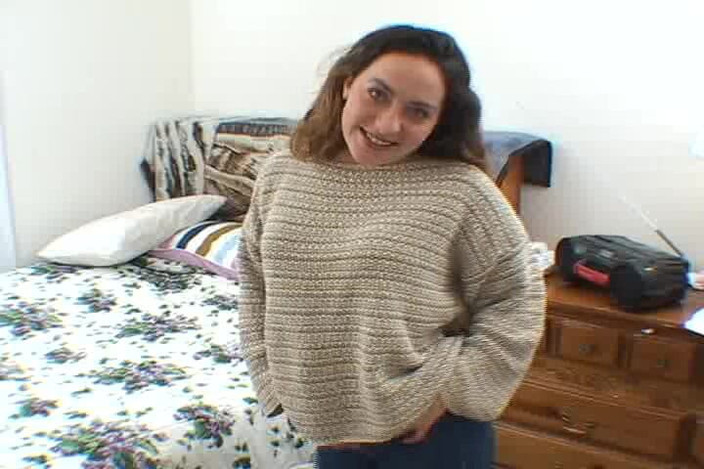 Real Porn Amateur: ぽっちゃり18歳が最高のフェラチオをする