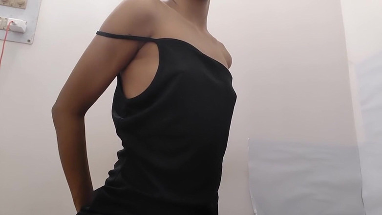 desigirl93: Desi Indian GF Secretly Fingering in Room Hard Fucking