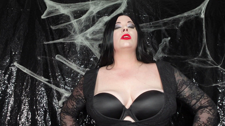 Deanna deadly: Ma belle-mère Morticia Addams adore ton gros ventre et te...