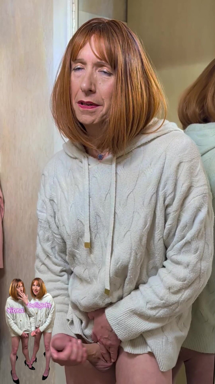 Fiona of Delights: Stepmom I a White Hoodie Hanging About