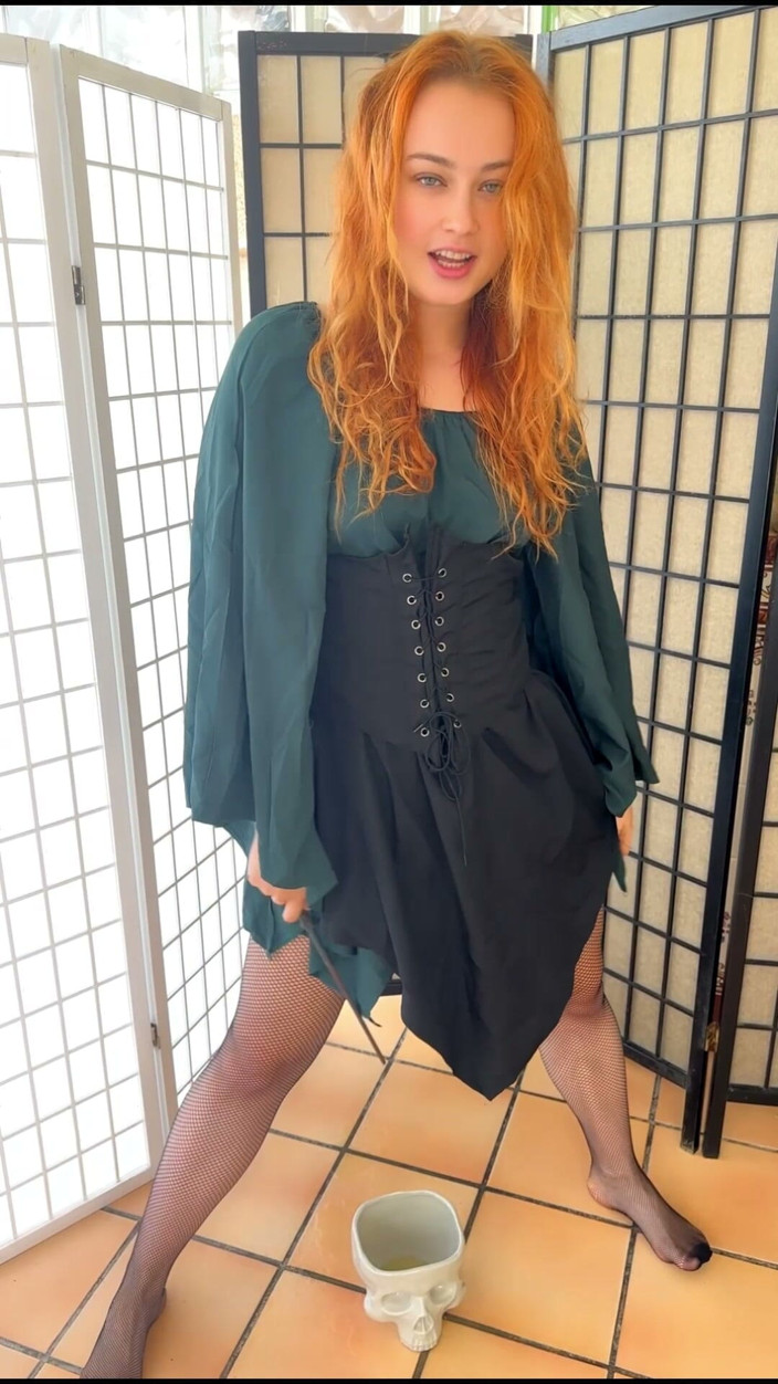 Sheryl X Sinclair: Kompilace strašidelného halloweenského čůrání