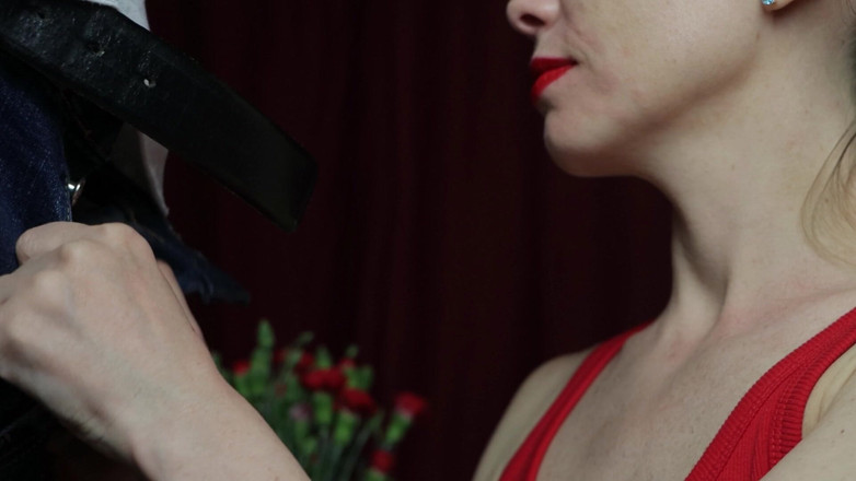 AnnaHomeMix: Blowjob sensitif dengan gincut merah. Kongkek dengan berakhir dalam pepek...