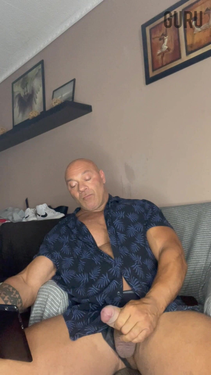 Mr. Guru: Domnul Guru bodybuilding tati masturbare la domiciliu