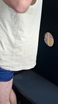 荡妇妻子在荣耀洞口中吮吸并操弄有天赋的陌生人