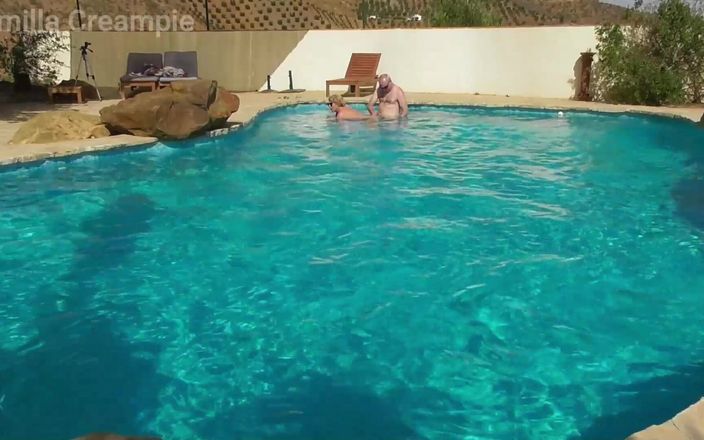 Camilla Creampie: Ngentot di kolam renang sekali lagi