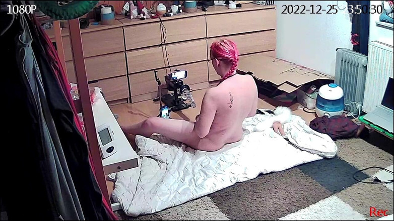 KittieNoOne: Домашняя камера застукала меня снимаю видео