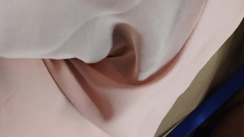 Nirman: Секс дези, Randi