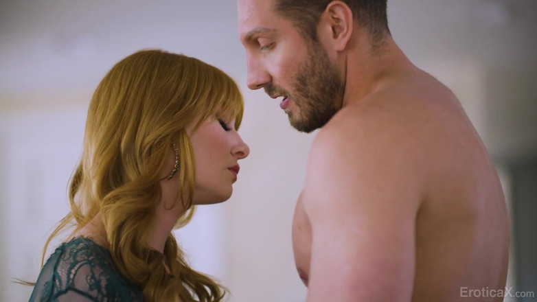 Erotica X: EroticaX - eine rothaarige opernsängerin besänstigen ihre kehle mit einer ladung...