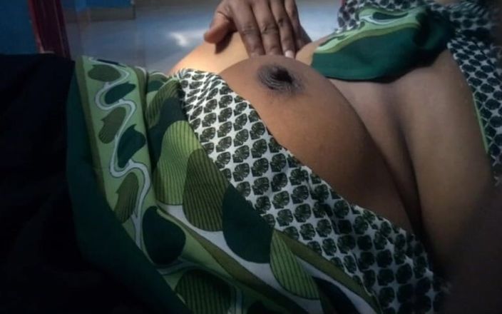Tamil lesbian: Tamilská sexy prsa sání muslimské tetičky