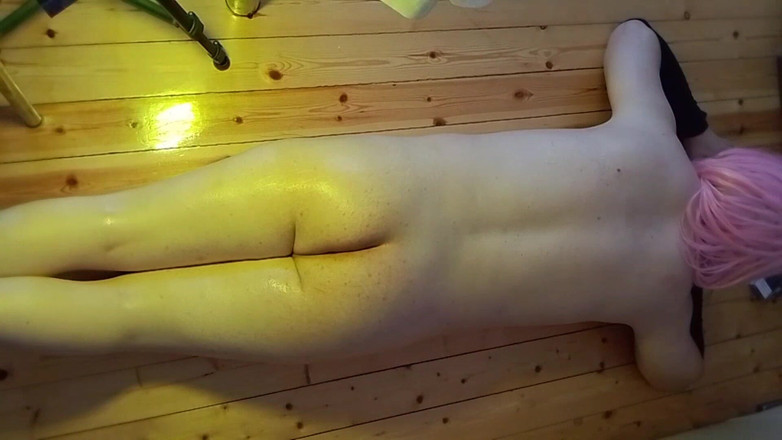 Kitty_Cross: Crot di dalam memijat minyak