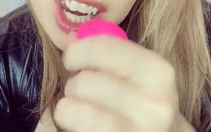 Alicia Rhodes: Mmmm sexy mokrý pohled, snadný přístup tělo pro mého nádherného...