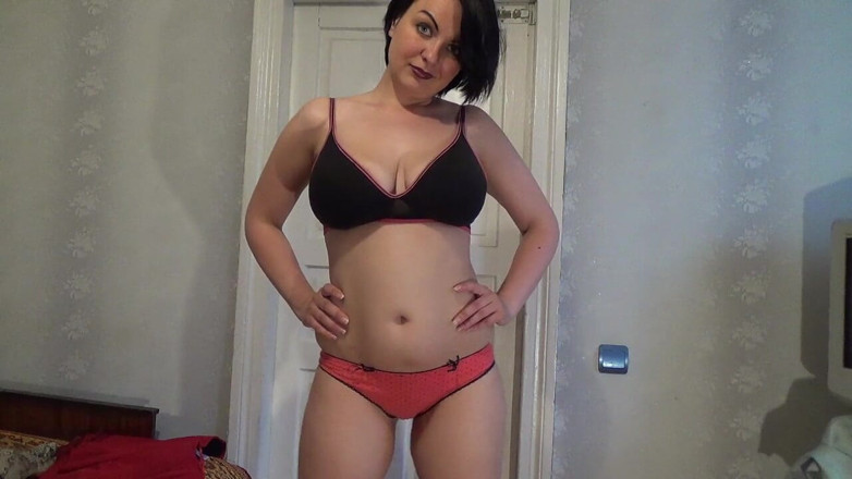 Sexy Milf: Cambio di lingerie provocante