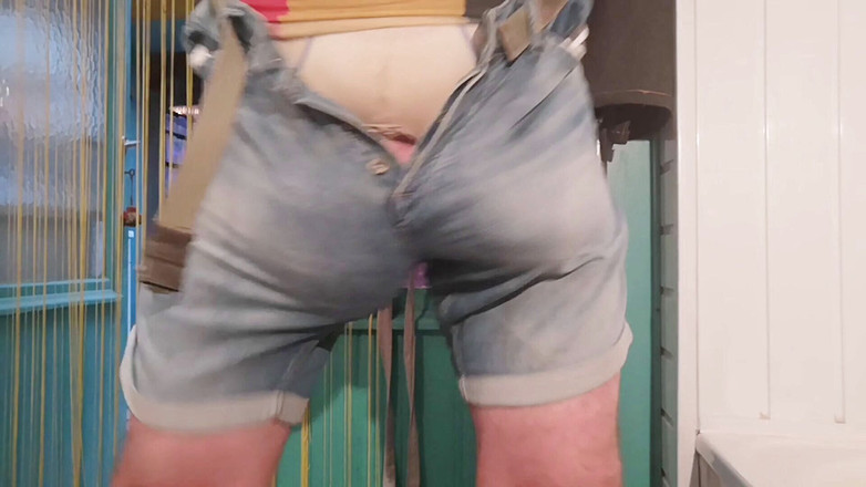 Monster_Meat_: 내 청바지를 짧게 따먹는 프리볼