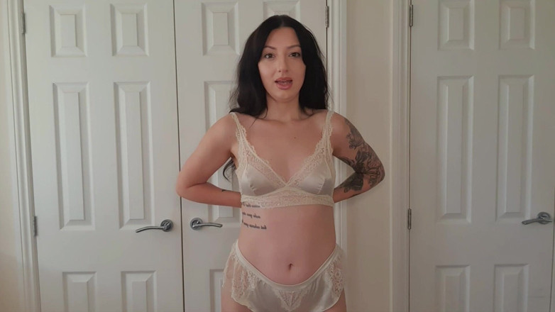Tattooed Temptress: Beni Özel Olarak Tanıy