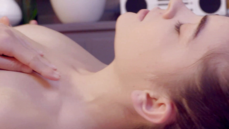 Girls Out West: Busty lesbian Laney massages cute Lily before licking and fingering...