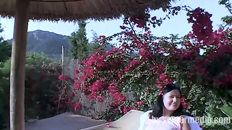 Beachbitches: Dark-haired Teen Beate Girl with Dildo on the Beach