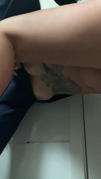 Sexo amateur en el baño con hijastra