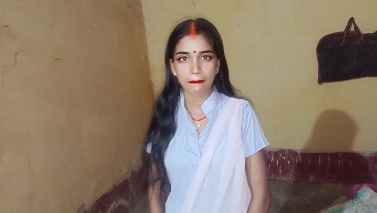 Kumari sushma: Une indienne mignonne se fait baiser pour la première fois...