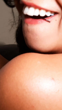 Saya meniduri pantat besar saya dengan dildo besar saya
