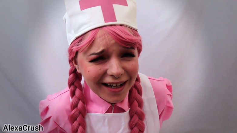 AlexaCrush: ナースジョイ美しい苦悶 - 日立で押し付けられたオーガズム