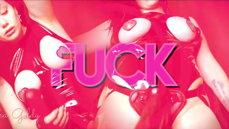 Goddess Misha Goldy: Antrenament anal fascinant fro sissy!