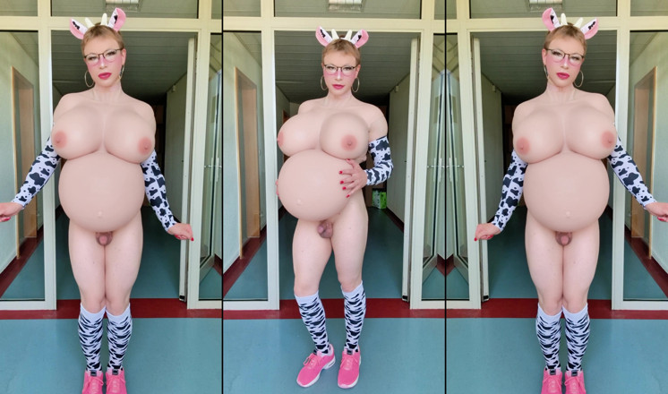 Sissy Adventures: Маленька вагітна корова Шанталь з великим животом і великими грудьми