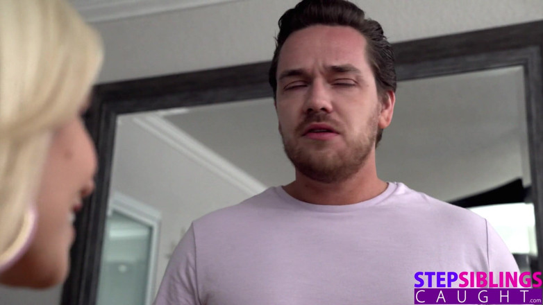 StepSiblings Caught: Ma demi-sœur me dit de la fourre - S14 : E4