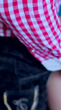 Dirndl 복장으로 하드코어하게 따먹히는 핑크 머리 밀프