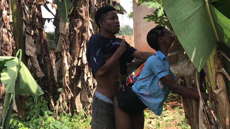 Amateur Teen Studio: Saya lewat ke kelas, saya mengongkek saya dan bukannya menghantar...