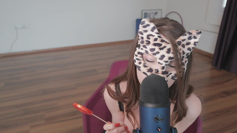 Lova: Asmr sexy cu țâțele mele