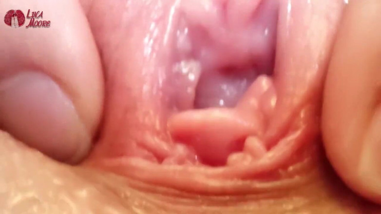 Lina Moore: Memek ekstrem close up. Vaginal Dilator