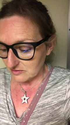 Pissing Paradise: Pissen op vliegtuigen, treinen en auto's - enorm plassen op trein...