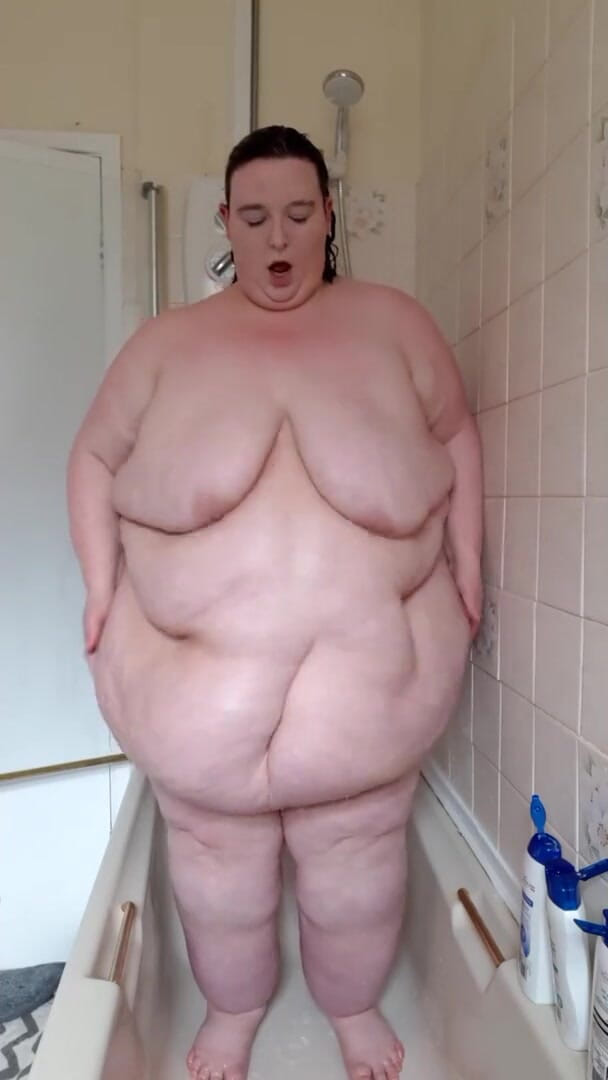 SSBBWLadyBrads: 샤워하는 거유 밀프