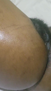 Gadis-gadis semok dengan memek berbulu ini nggak sanggup dientot habis-habisan