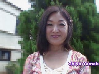 Milf in Love: Mamă sexy japoneză păroasă - episodul 01
