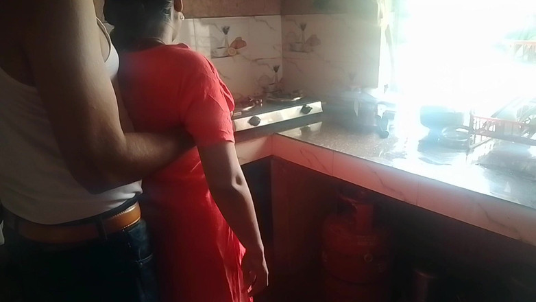 LEGSCOUPLE12: Mallu Girl Rubs Her Husband's Penis and Squirts Milk