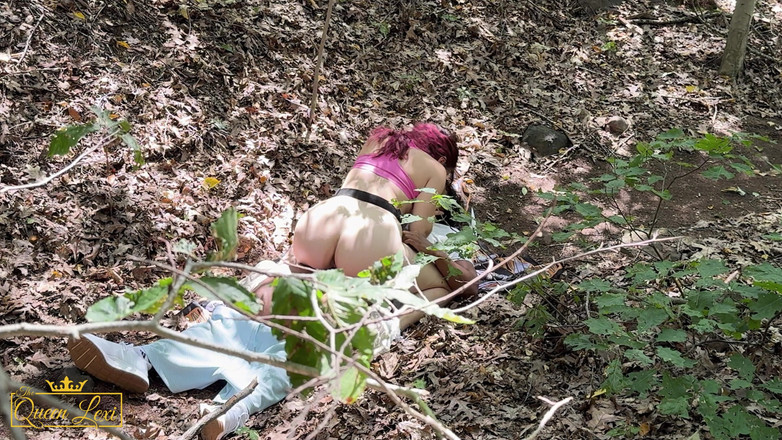 The Queen Lexi: 饥渴徒步旅行 2 拉丁女郎在户外骑乘大黑屌 |女牛仔 |狗