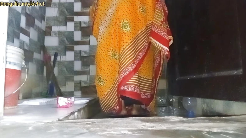 Bengaliauntykichut: Videoclip cu schimbarea rochiei indience bhabhi bengaleză