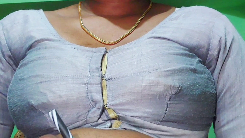 Desi Mohini: Aktris India paling cantik lagi asik sama pacarnya di kamar...