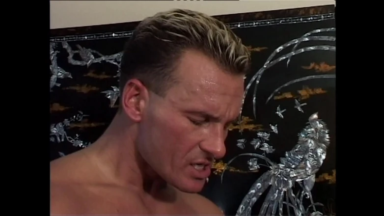 The Hunter Collection: Грудастую итальянскую милфу трахнул в задницу и камшот в рот ебарь