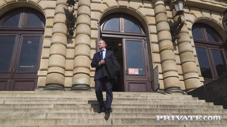 Private.com: Chloe Lamour, o brunetă cu forme cu țâțe mari grozave