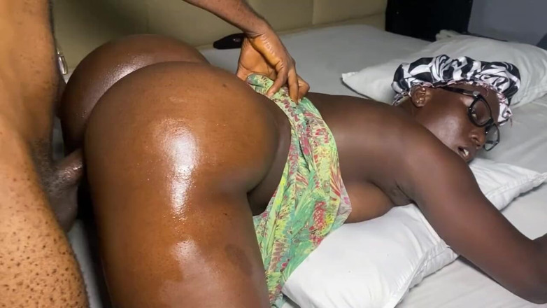 Fukalistik: 흑인 대물 자지 따먹히는 발정난 아프리카 주부