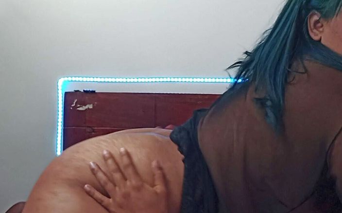 Miia Foxxy: Delicius cabalga de mi novia